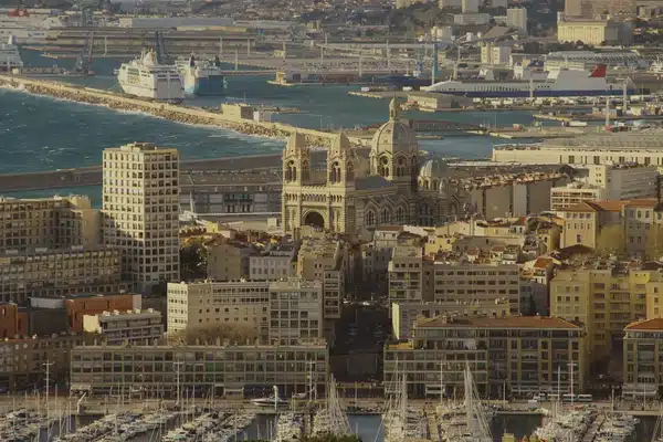 Photographie de Marseille illustrant ici l'encadrement des loyers